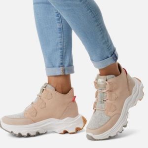 SOREL Women’s Kinetic Breakthru Caribou Sneakers Boots New